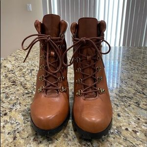 Lauren Ralph Lauren Cognac Leather Lace-Up Lug Ankle Boots